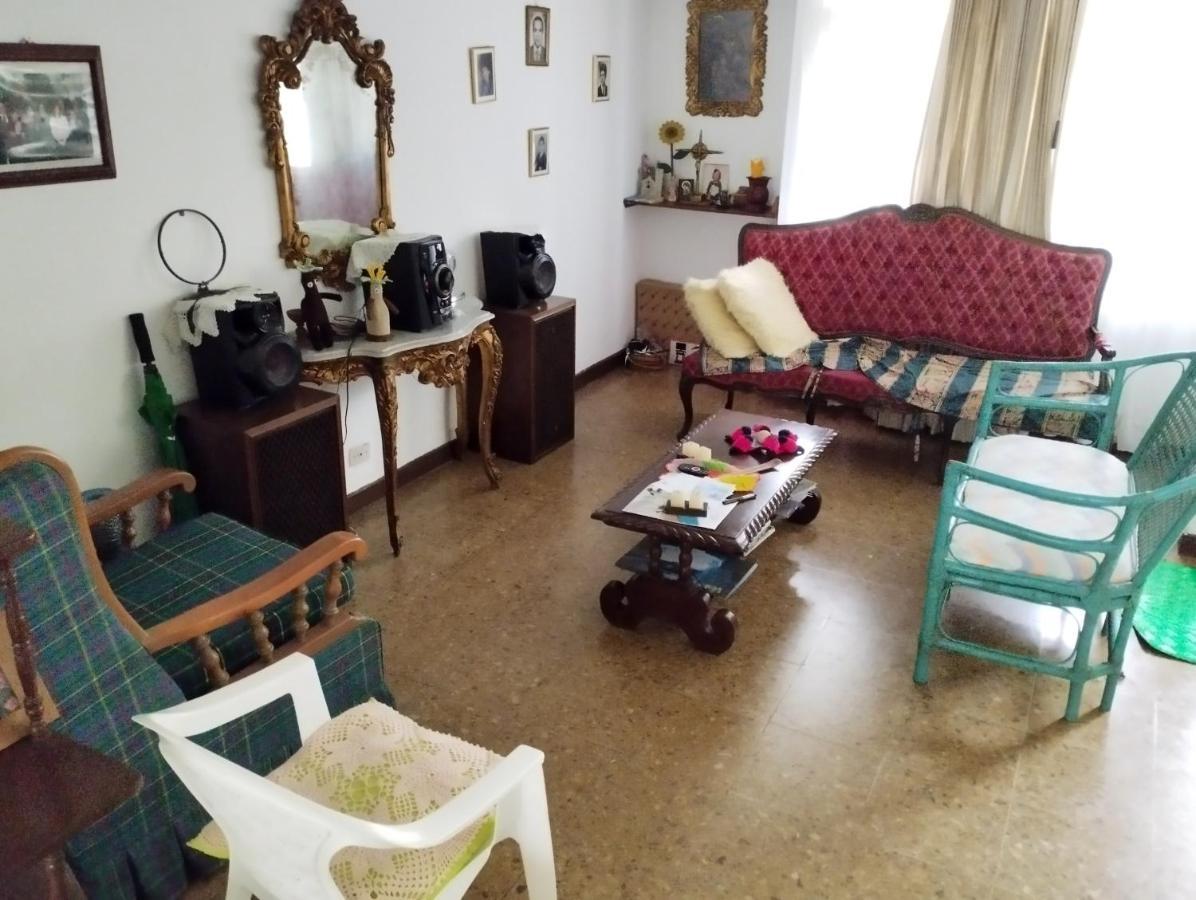 Casa Familiar Centrica Homestay *